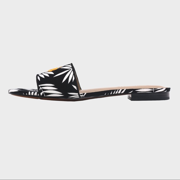 Women's Sloane Palm Slide Sandals Who What Wear - Picture 4 of 5